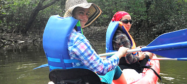 Kayaks en un caño de La Pedregoza